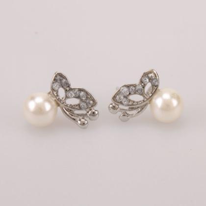 Beauty Is In The Details Pearl Studs
